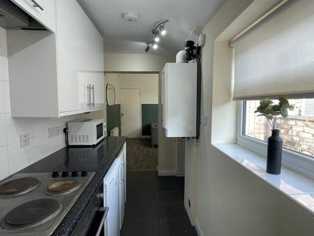 3 bedroom terraced house to rent - Photo 5