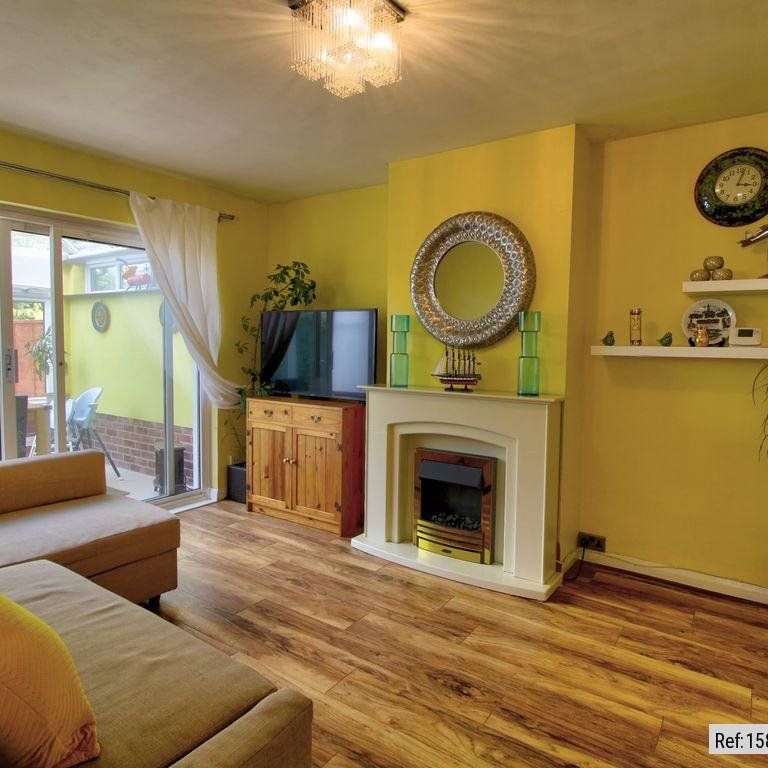 4 bed Semi-detached in Fairfax Road , Woking, GU22 9HN - Photo 1