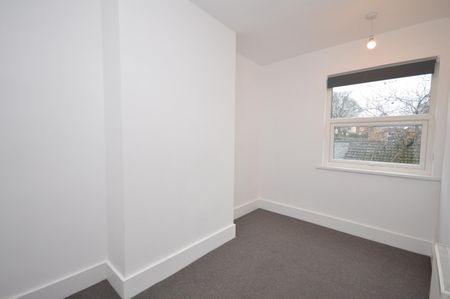 2 bedroom house - Photo 2