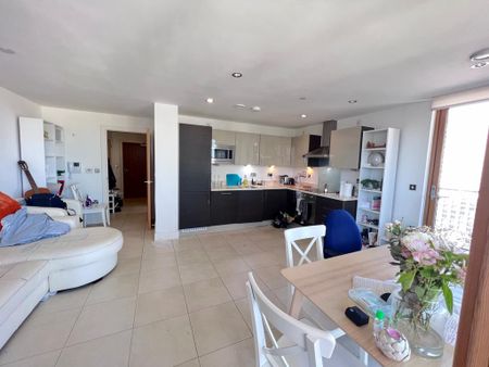 1 bedroom flat to rent - Photo 2