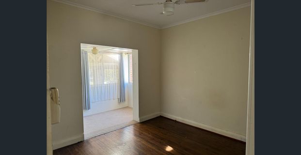 Spacious 4-Bedroom Family Home with Large Backyard Prime Location! - Photo 1