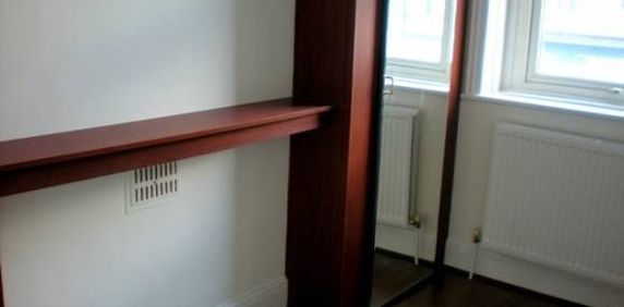 Two Bedroom Student Flat - Kentish Town - Photo 2