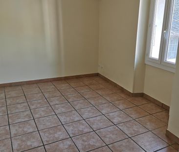 Sur la commune de NYONS (26) un T3 de 52 m² au 1er étage. - Photo 2