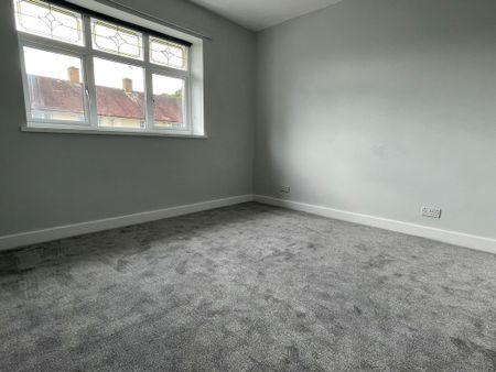 2 Bedroom Mid Terraced House - Photo 5
