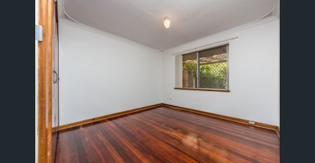 RENOVATED BEAUTY IN CENTRAL LOCATION! - Photo 3