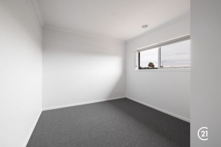 Contemporary Living - Photo 2