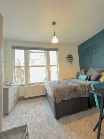 BEDROOM 5 – MEDIUM DOUBLE ENSUITE - Photo 3