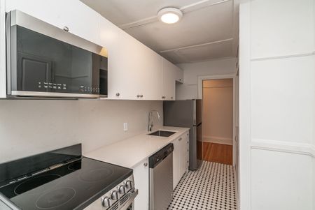 100 Vaughan Road - Photo 5