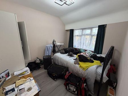 3 bedroom semi-detached house to rent - Photo 2