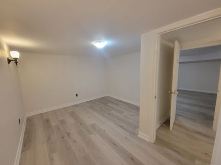 For Lease - 307 Axminster Drive Unit# Basment, Richmond Hill, Ontario - Photo 2