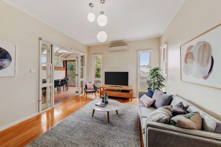 4 Bed, 1 Bath - Photo 4