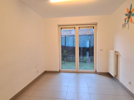 Gelijkvloers appartement met 2slaapkamers en koer - Foto 4