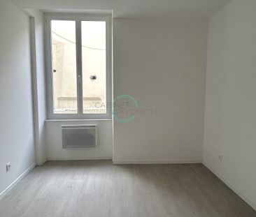 Location Appartement 3 pièces 60m² MARSEILLE 1er - Photo 4