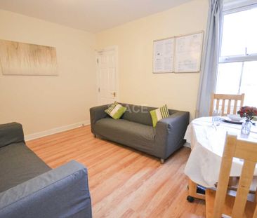 Grange Avenue, Earley, Reading, Berkshire, RG6 1DJ - Photo 4