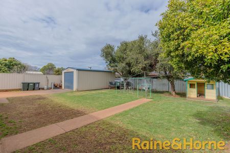 20 Lindsay Place, Dubbo, NSW 2830 - Photo 5