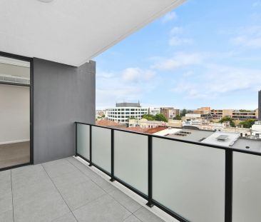 Stunning Two-Bedroom Apartment in the Heart of Ashfield - Photo 4
