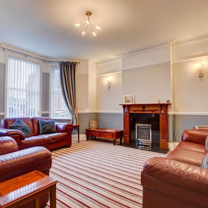 4 bedroom villa to rent - Photo 1