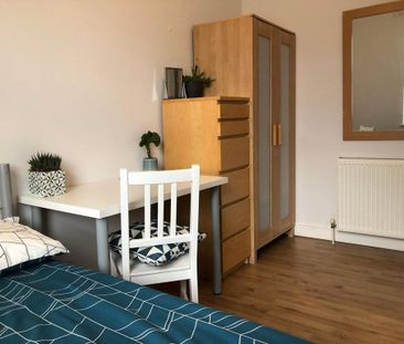 6 bedroom terraced house to rent - Photo 5