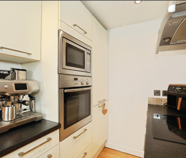 4 bedroom barn conversion to rent - Photo 1