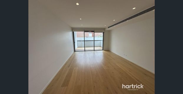 LOCATION, STYLE, & SOPHISTICATION - Photo 1