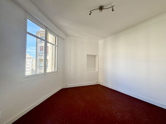 Appartement 3 pièces 51m2 MARSEILLE 4EME 890 euros - Photo 1