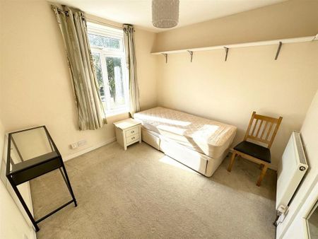 5 bedroom terraced house to rent - Photo 2