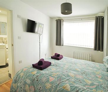 2 bedroom flat to rent - Photo 4