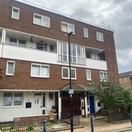 4 Bed Maisonette, Mcconnell House, SW8 - Photo 3