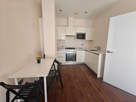 4 bedroom flat share to rent - Photo 2