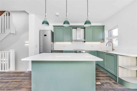 A fantastic, three bedroom house finished to a high standard throughout. - Photo 2