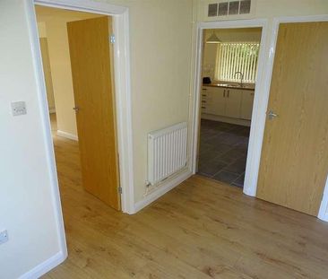 Parkside, Beck Row, IP28 - Photo 3