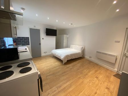 Studio Flat, Eastern Avenue, IG2 - Photo 3