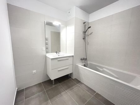 location Appartement T3 DE 56.86m² À COGOLIN - Photo 3