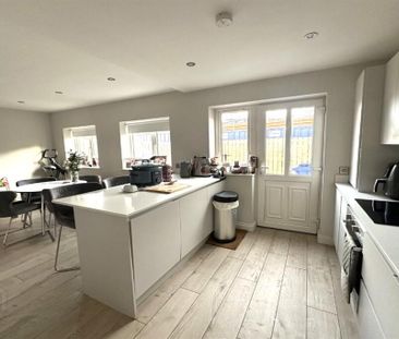 3 Dunmurry Lane, Belfast, BT17 9RP - Photo 6