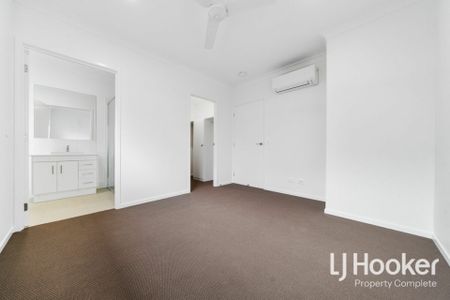 FULLY AIR CONDITIONED - SOLAR PANELS - PARTIALLY FURNISHED! - Photo 2