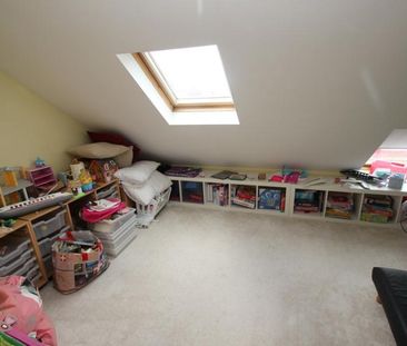 York Road, Byfleet, Surrey, KT14 - Photo 4