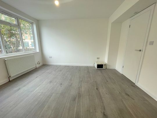 1 bed semi-detached house to rent in Headstone Drive, Harrow, HA1 - Photo 1