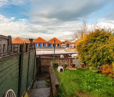 3 bedroom terraced house to rent - Photo 3