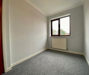 2 bedroom semi-detached house to rent - Photo 6