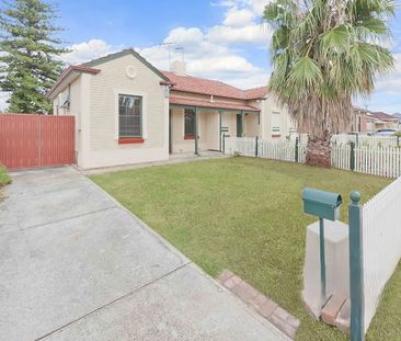 Ideal Small Family Home - Great Location! - Photo 2