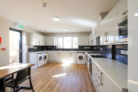 Room 5, High Street, Cherry Hinton, Cambridge - Photo 5