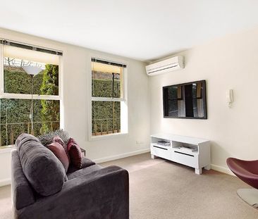 3/10 Violet Street, Essendon VIC 3040 - Photo 5