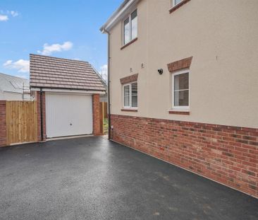 4 bedroom detached house to rent - Photo 4