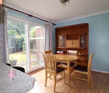 Wilders Close, Woking - 3 bedrooms Property for lettings - Seymours - Photo 3