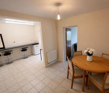 6 bedroom semi-detached house to rent - Photo 2