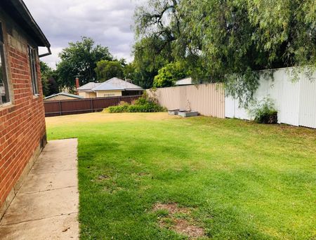 Three Bedroom Home In East Albury - Photo 4