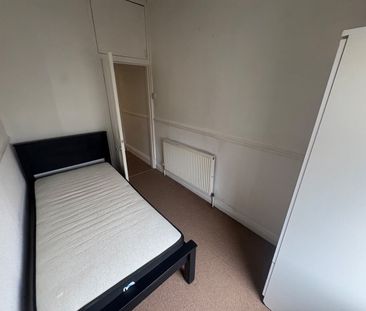 4 Bed Terraced House, Red Lane, CV6 - Photo 4