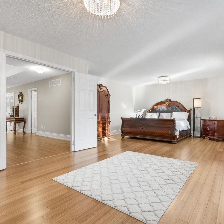 For Lease - 4622 Hewicks Lane, Mississauga, Ontario - Photo 1