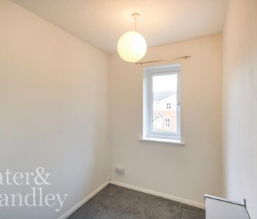 3 bedroom end of terrace house to rent - Photo 5