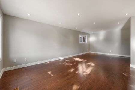 For Lease - 21 Cleethorpes Boulevard, Toronto, Ontario - Photo 2